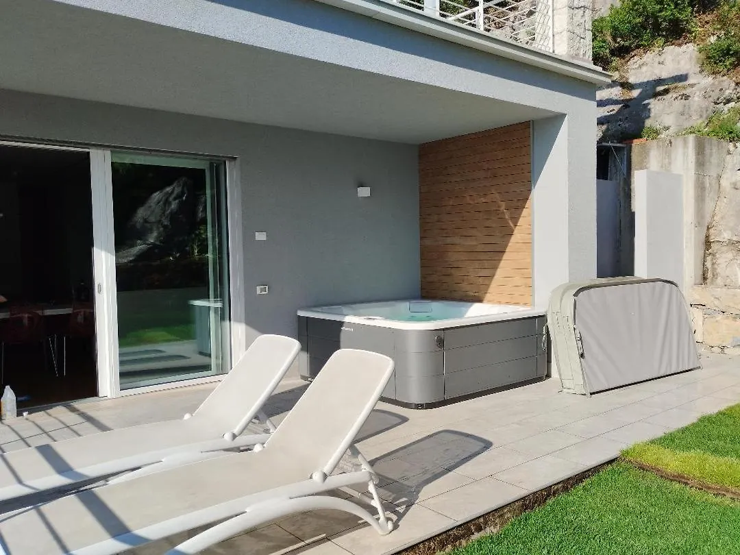Villa Gabizza Villa Singola Con Jacuzzi Privata Μαλτσεζίνε